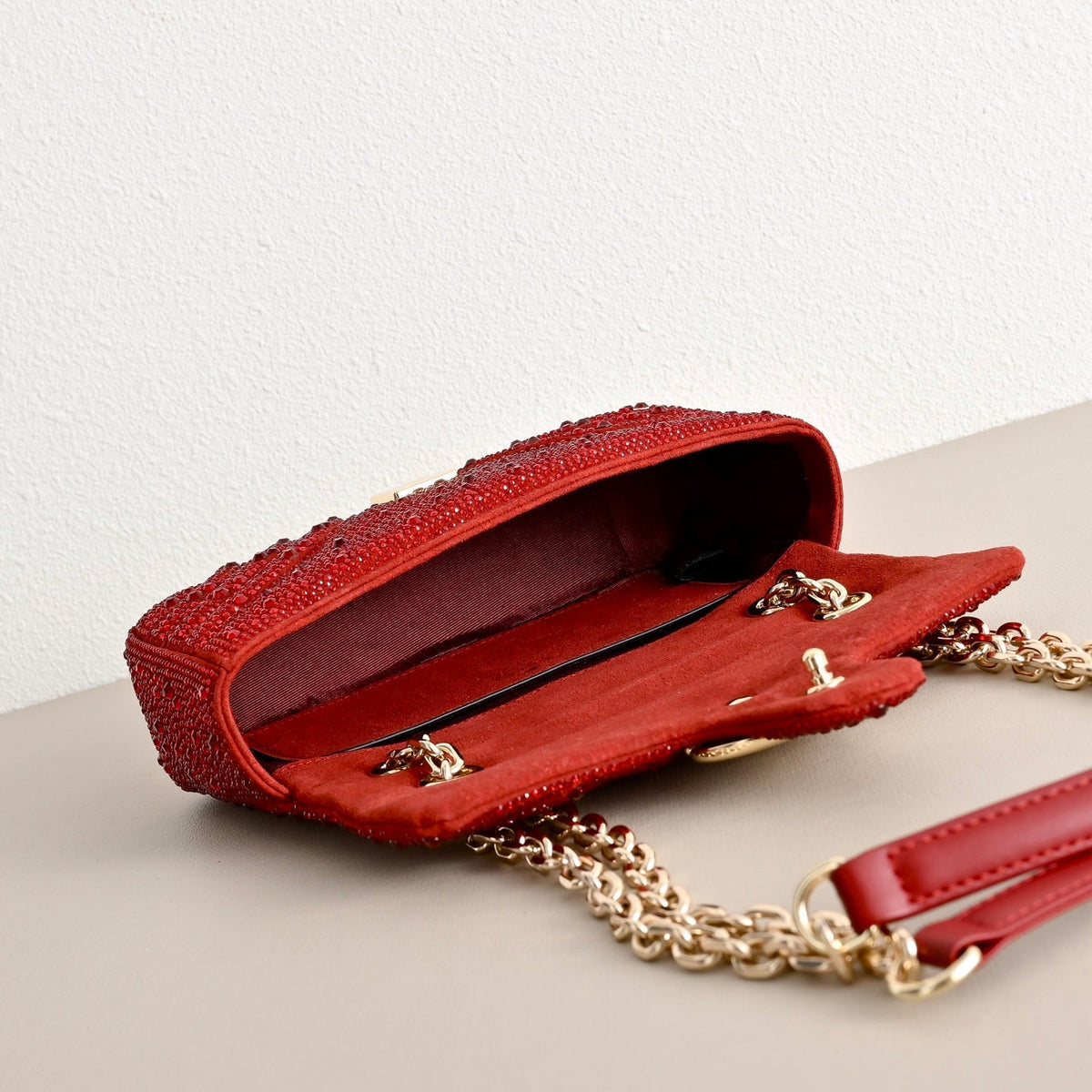 Gucci GG Marmont Crystal Shoulder Bag – 837280